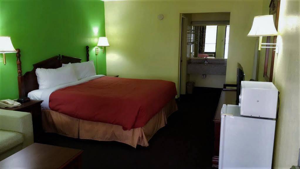 Executive Inn Scottsville ภายนอก รูปภาพ